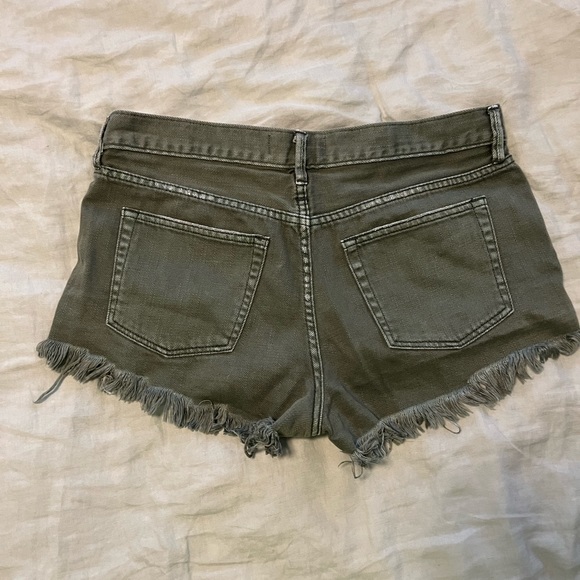 Free People Loving Good Vibrations Cut Off Shorts Women's Size 28 in Olive Green - Picture 4 of 5